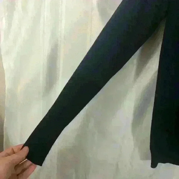 Club Monaco Navy Blue/Black Women's Size: S 100% Wool Long Sleeve Sweater - Picture 3 of 6